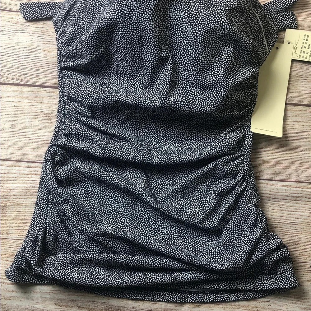 NWT Profile By Gottex‎ Black and White Tankini Top
